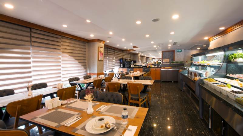 Frühstück & Restaurant